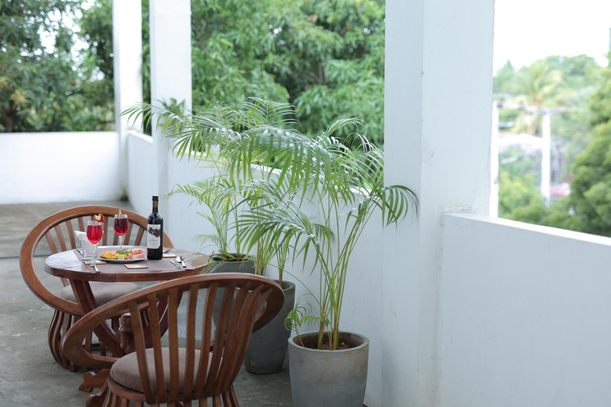 Pearl Island Inn Jaffna Exterior photo